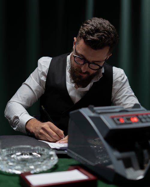 Bet99 Online Gaming: Slots, Casino, And More